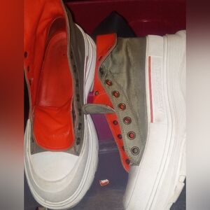 Meet your Posher, Emery